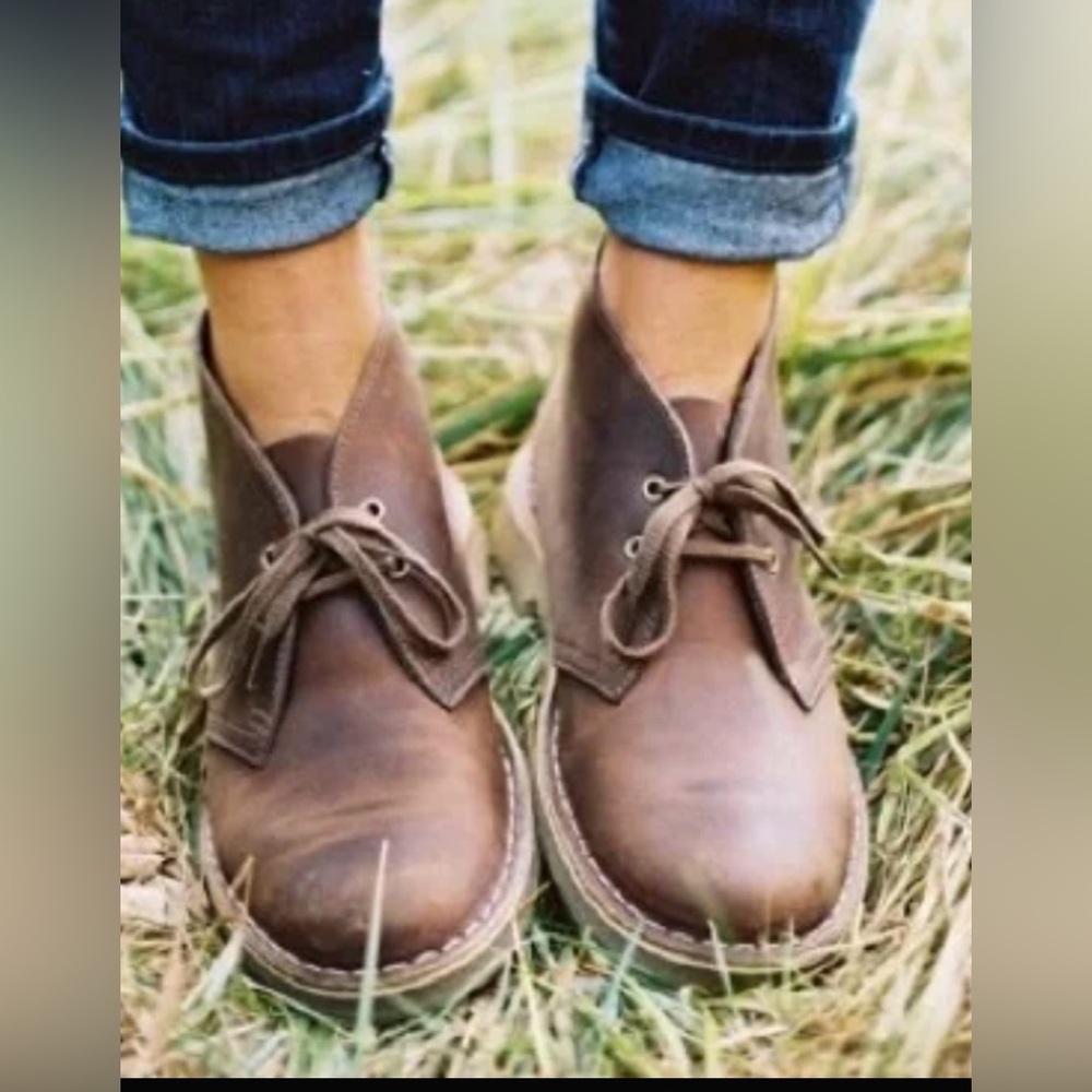 Women’s Clarks desert Boots